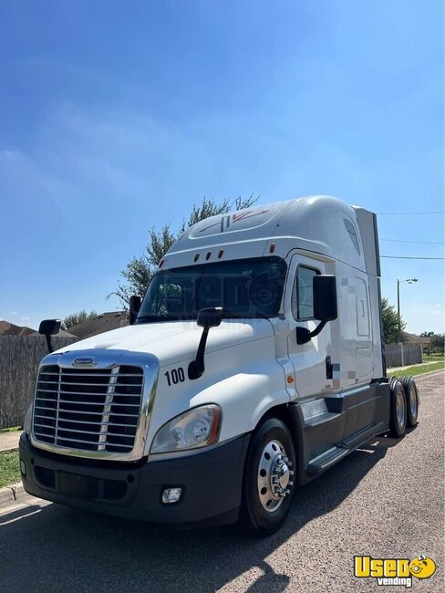 2016 Cascadia Freightliner Semi Truck Texas for Sale