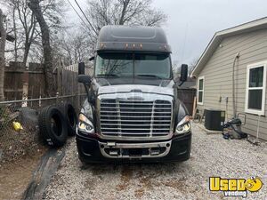 2016 Cascadia Freightliner Semi Truck Texas for Sale