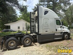 2016 Cascadia Freightliner Semi Truck Under Bunk Storage Texas for Sale