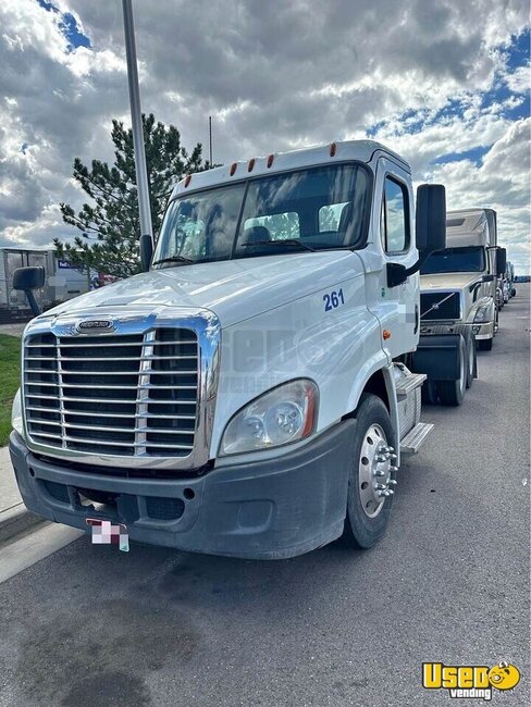 2016 Cascadia Freightliner Semi Truck Utah for Sale