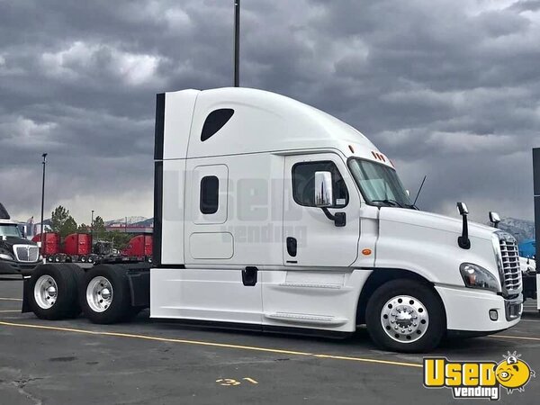 2016 Cascadia Freightliner Semi Truck Washington for Sale