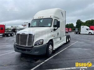 2016 Cascadia Freightliner Semi Truck Wisconsin for Sale