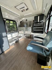 2016 E-450 Pet Care / Veterinary Truck Breaker Panel Texas for Sale