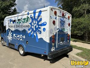 2016 E-450 Pet Care / Veterinary Truck Generator Texas for Sale