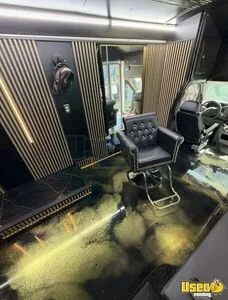 2016 E450 Mobile Hair & Nail Salon Truck Custom Wheels Florida Gas Engine for Sale