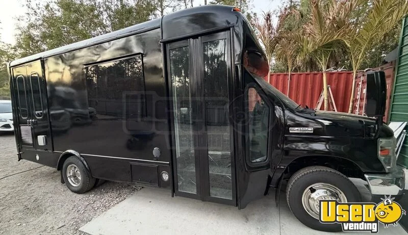 2016 E450 Mobile Hair & Nail Salon Truck Florida Gas Engine for Sale