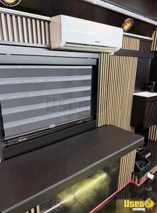 2016 E450 Mobile Hair & Nail Salon Truck Fresh Water Tank Florida Gas Engine for Sale