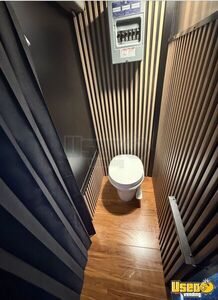 2016 E450 Mobile Hair & Nail Salon Truck Interior Lighting Florida Gas Engine for Sale