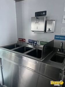 2016 Econoline Bakery Food Truck Diamond Plated Aluminum Flooring New Jersey Gas Engine for Sale