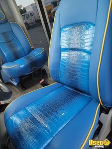 2016 Econoline Mobile Hair & Nail Salon Truck Sound System Texas Gas Engine for Sale