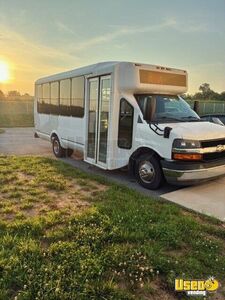 2016 Express 3500 Shuttle Bus Open Signage Kentucky Diesel Engine for Sale