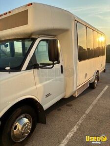 2016 Express 3500 Shuttle Bus Sound System Kentucky Diesel Engine for Sale