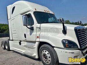2016 Freightliner Semi Truck 3 Texas for Sale