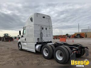 2016 Freightliner Semi Truck 4 Florida for Sale