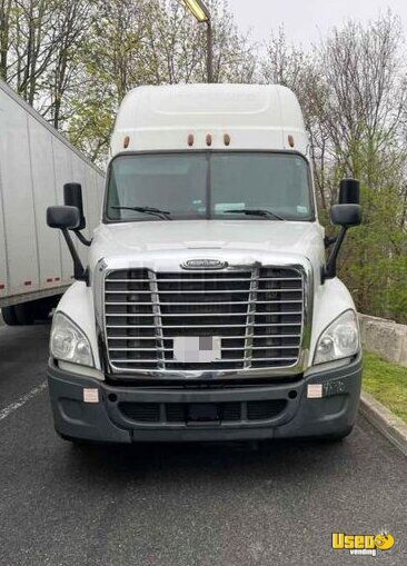 2016 Freightliner Semi Truck New Jersey for Sale