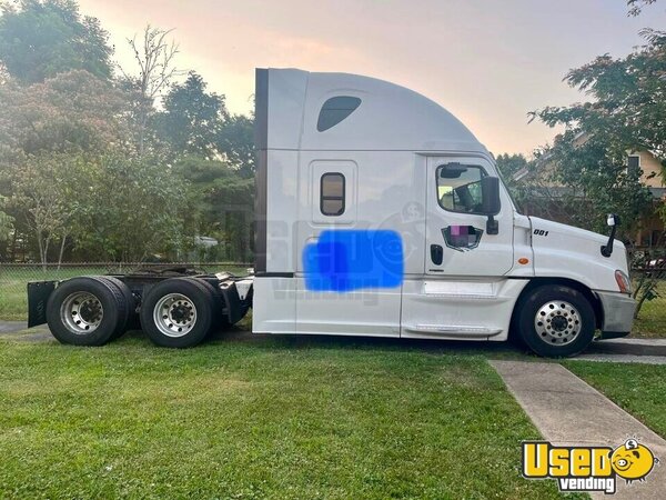 2016 Freightliner Semi Truck New Jersey for Sale