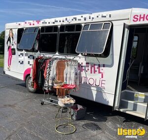 LOW MILES 2016 Ford E450 Mobile Boutique Truck | Mobile Fashion Truck for Sale in Ohio!