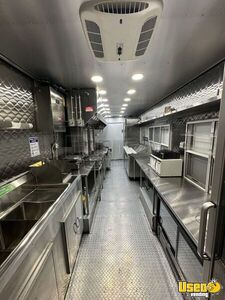 2016 Mt55 All-purpose Food Truck Diamond Plated Aluminum Flooring Illinois Diesel Engine for Sale