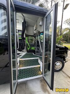 2016 Shuttle Bus Mobile Hair & Nail Salon Truck Interior Lighting Florida Gas Engine for Sale
