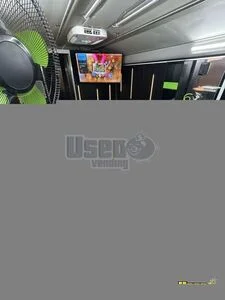 2016 Shuttle Bus Mobile Hair & Nail Salon Truck Tv Florida Gas Engine for Sale
