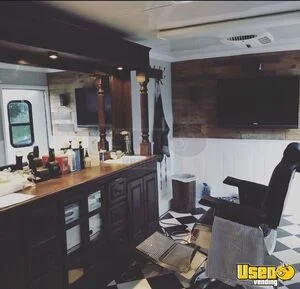 2016 Titan Mobile Hair & Nail Salon Truck Awning New York for Sale
