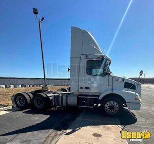 2016 Vnl Volvo Semi Truck 2 Pennsylvania for Sale