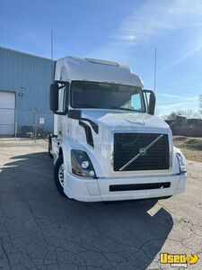 2016 Vnl Volvo Semi Truck Under Bunk Storage Illinois for Sale