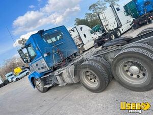 2016 Volvo Semi Truck 3 Texas for Sale