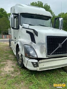 2016 Volvo Semi Truck 4 Texas for Sale