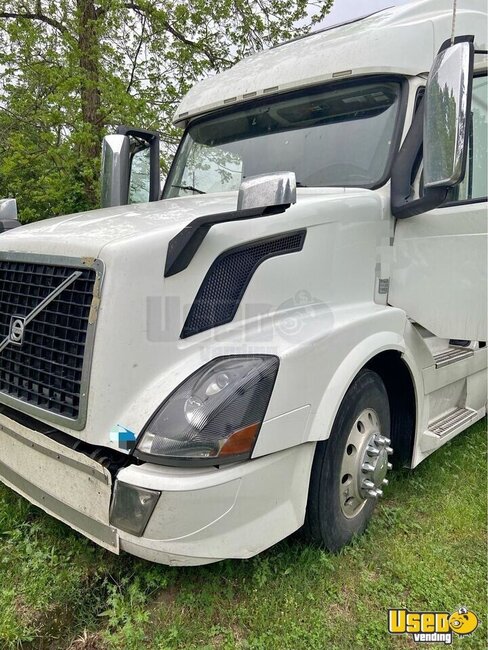 2016 Volvo Semi Truck Texas for Sale