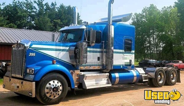 2016 W900 Kenworth Semi Truck Wisconsin for Sale