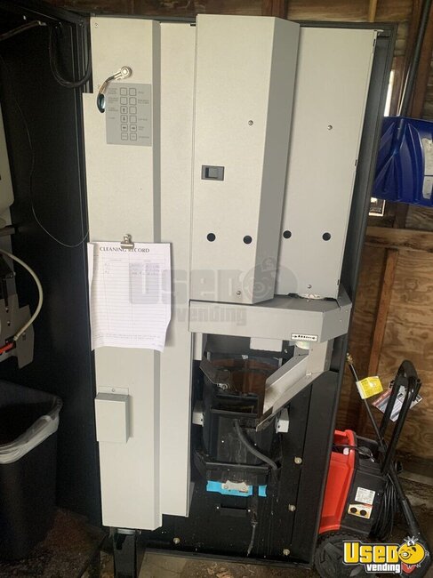 2017 3205 Coffee Vending Machine 5 Michigan for Sale