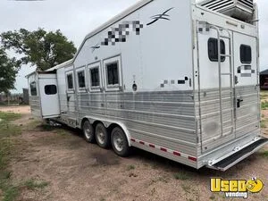 2017 4 Horse Trailer With Living Quarters 4-horse Lq Trailer Generator Nebraska for Sale
