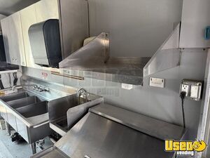 2017 6.8 Ltr V10 All-purpose Food Truck Diamond Plated Aluminum Flooring Washington Gas Engine for Sale