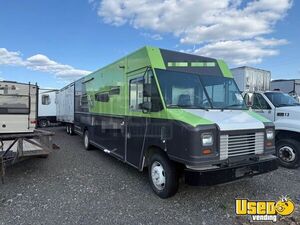 LOW  MILES 2017 Ford All-Purpose Food Truck with Fire Suppression System & Bathroom for Sale in Washington!