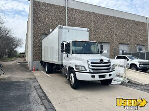 2017 Box Truck 2 Texas for Sale