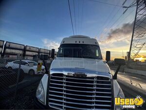 2017 Cascadia Freightliner Semi Truck 2 California for Sale