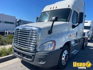 2017 Cascadia Freightliner Semi Truck 2 California for Sale