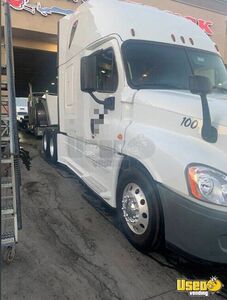 2017 Cascadia Freightliner Semi Truck 2 California for Sale