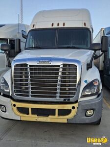 2017 Cascadia Freightliner Semi Truck 2 Illinois for Sale