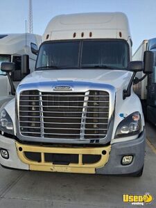 2017 Cascadia Freightliner Semi Truck 2 Illinois for Sale