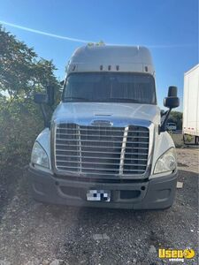 2017 Cascadia Freightliner Semi Truck 2 Illinois for Sale