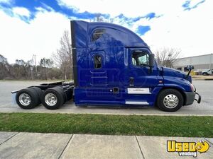 2017 Cascadia Freightliner Semi Truck 2 North Carolina for Sale