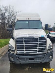2017 Cascadia Freightliner Semi Truck 2 North Carolina for Sale