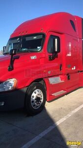 2017 Cascadia Freightliner Semi Truck 2 Texas for Sale