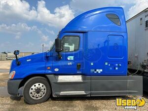 2017 Cascadia Freightliner Semi Truck 2 Texas for Sale