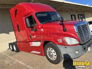 2017 Cascadia Freightliner Semi Truck 2 Texas for Sale