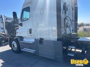 2017 Cascadia Freightliner Semi Truck 3 California for Sale