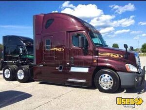 2017 Cascadia Freightliner Semi Truck 3 New York for Sale