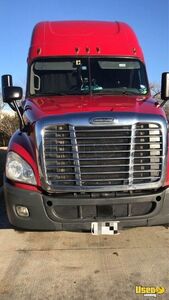 2017 Cascadia Freightliner Semi Truck 3 Texas for Sale